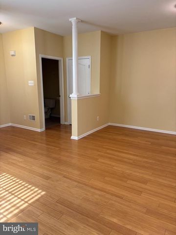 26 SPINNAKER DR, Mount Laurel, NJ 08054
