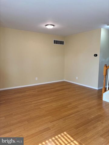 26 SPINNAKER DR, Mount Laurel, NJ 08054