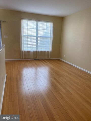 26 SPINNAKER DR, Mount Laurel, NJ 08054