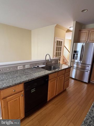 26 SPINNAKER DR, Mount Laurel, NJ 08054