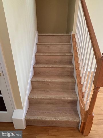26 SPINNAKER DR, Mount Laurel, NJ 08054