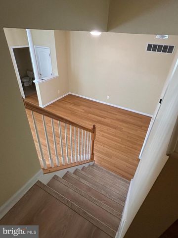26 SPINNAKER DR, Mount Laurel, NJ 08054