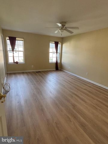 26 SPINNAKER DR, Mount Laurel, NJ 08054