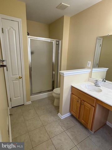 26 SPINNAKER DR, Mount Laurel, NJ 08054