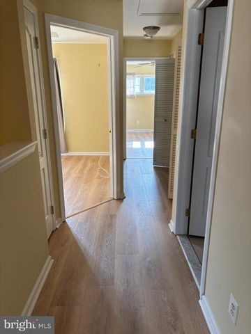 26 SPINNAKER DR, Mount Laurel, NJ 08054