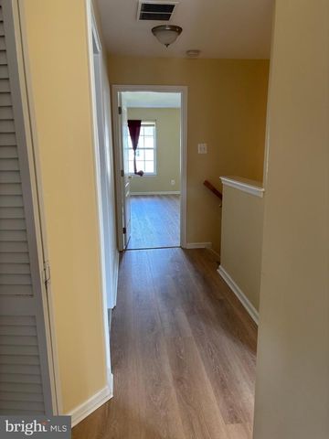 26 SPINNAKER DR, Mount Laurel, NJ 08054