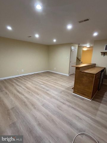 26 SPINNAKER DR, Mount Laurel, NJ 08054