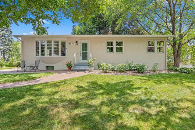 2570 Avon Street N, Roseville, MN 55113