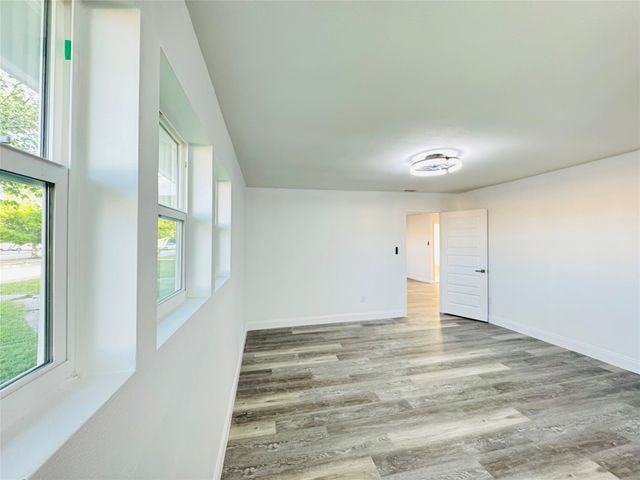 106 Hillcrest Street, Mansfield, TX 76063