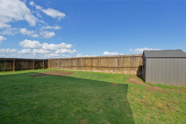 3026 Watercrest Drive, Sanger, TX 76266