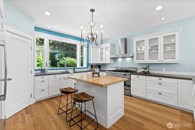 89 Grand View Lane, Bellingham, WA 98229