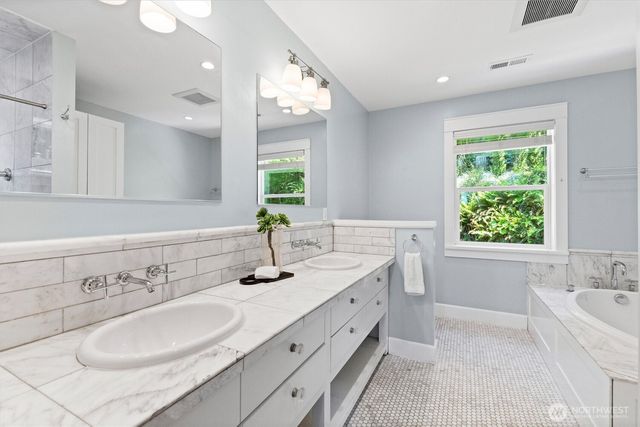89 Grand View Lane, Bellingham, WA 98229