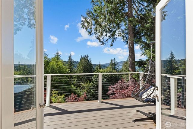89 Grand View Lane, Bellingham, WA 98229