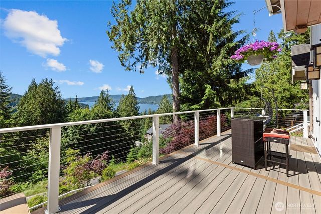 89 Grand View Lane, Bellingham, WA 98229