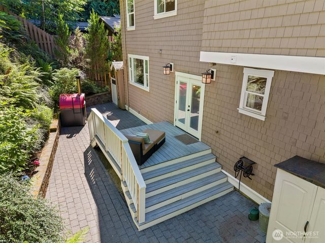 89 Grand View Lane, Bellingham, WA 98229