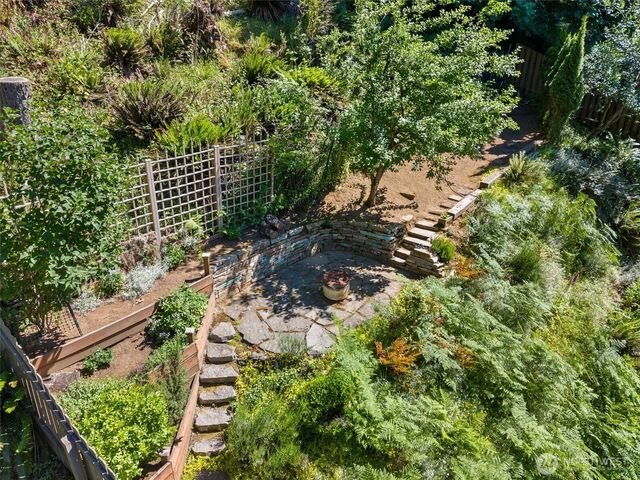 89 Grand View Lane, Bellingham, WA 98229