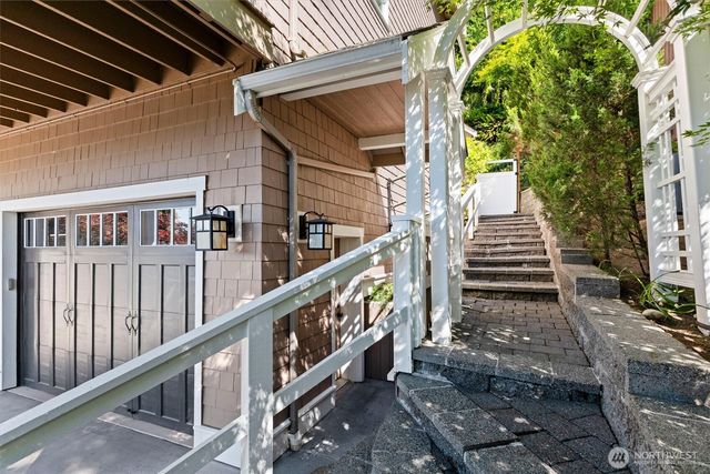 89 Grand View Lane, Bellingham, WA 98229
