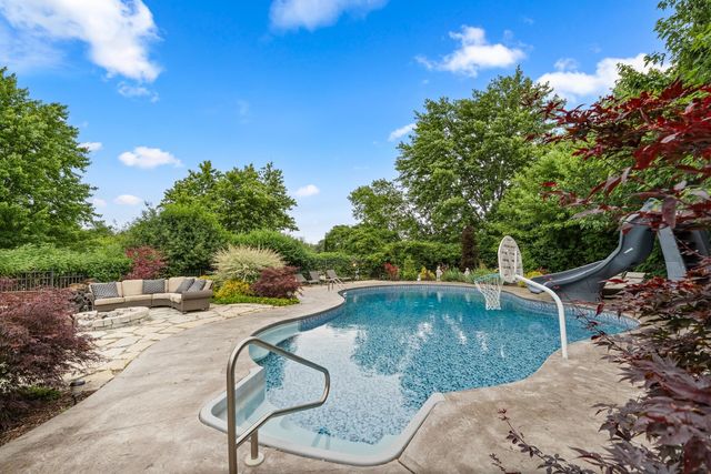 17949 S Crystal Lake Drive, Mokena, IL 60448