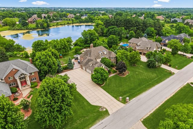 17949 S Crystal Lake Drive, Mokena, IL 60448