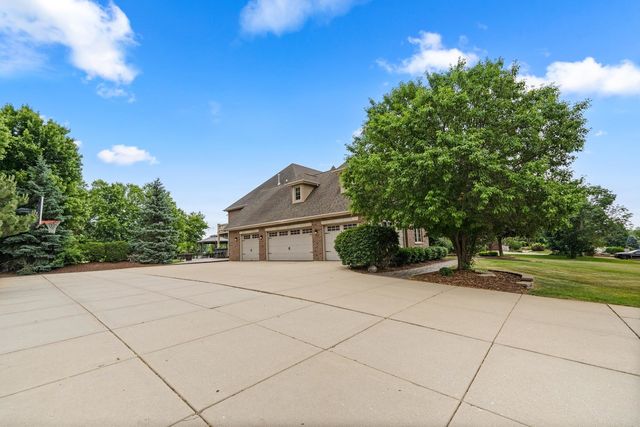 17949 S Crystal Lake Drive, Mokena, IL 60448