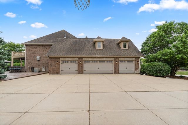 17949 S Crystal Lake Drive, Mokena, IL 60448