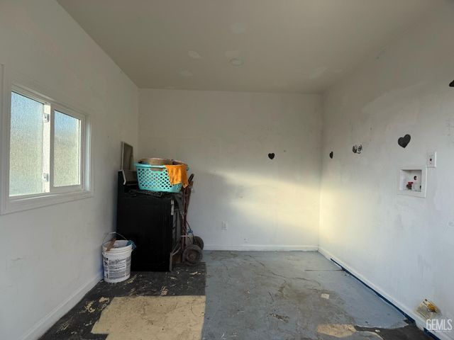 104 S Kincaid Street, Bakersfield, CA 93307