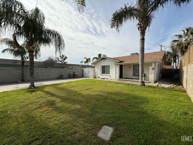 104 S Kincaid Street, Bakersfield, CA 93307