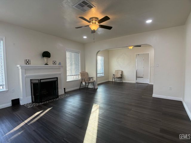 104 S Kincaid Street, Bakersfield, CA 93307