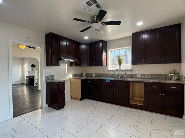 104 S Kincaid Street, Bakersfield, CA 93307