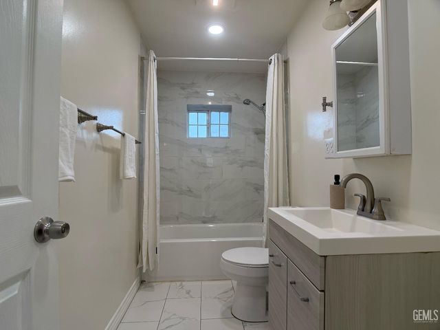 104 S Kincaid Street, Bakersfield, CA 93307