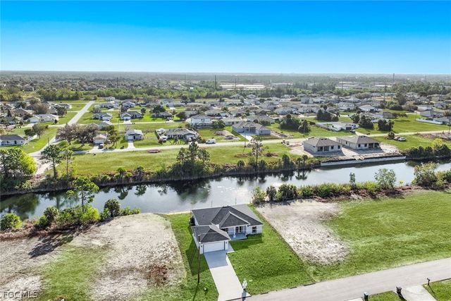 2823 NE 5th PL, Cape Coral, FL 33909