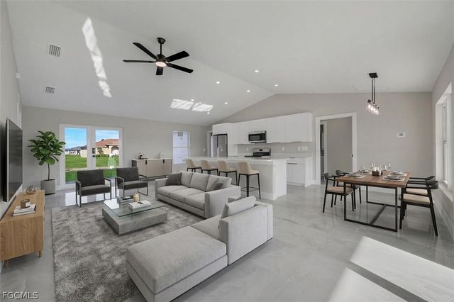 2823 NE 5th PL, Cape Coral, FL 33909