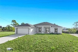 2823 NE 5th PL, Cape Coral, FL 33909