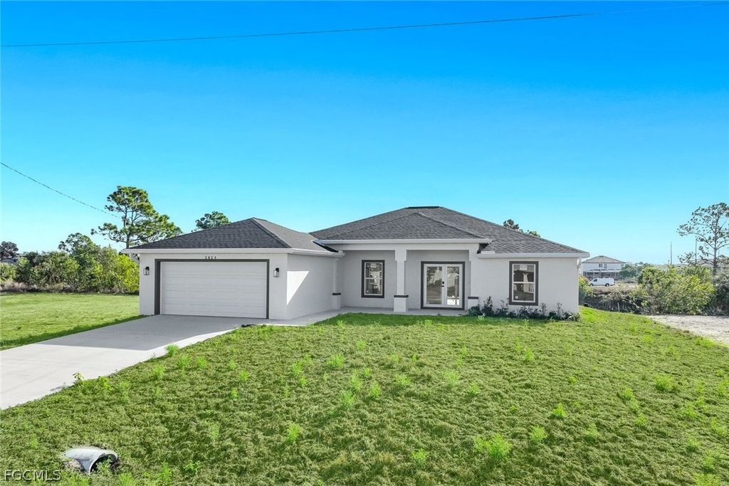 2823 NE 5th PL, Cape Coral, FL 33909