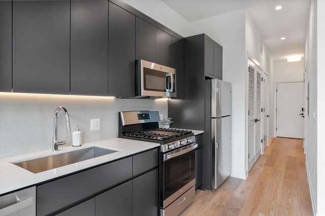 4513 N CLARK Street 410, Chicago, IL 60640