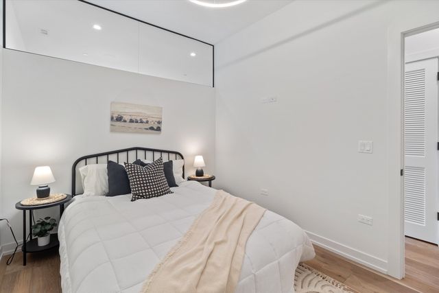 4513 N CLARK Street 410, Chicago, IL 60640