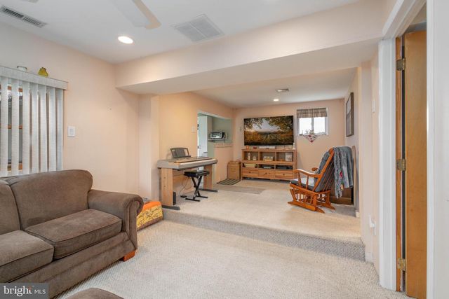 687 PESTLETOWN RD, Waterford Works, NJ 08089