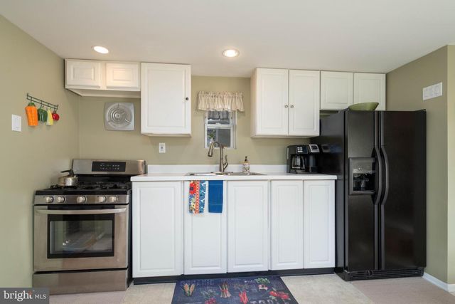 687 PESTLETOWN RD, Waterford Works, NJ 08089