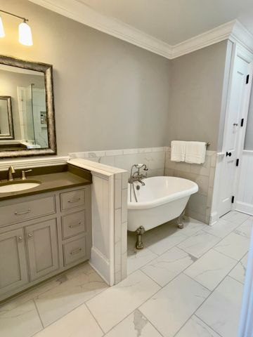 28 Broad Street 304, Charleston, SC 29401