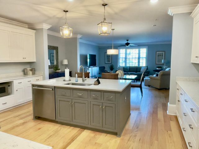 28 Broad Street 304, Charleston, SC 29401