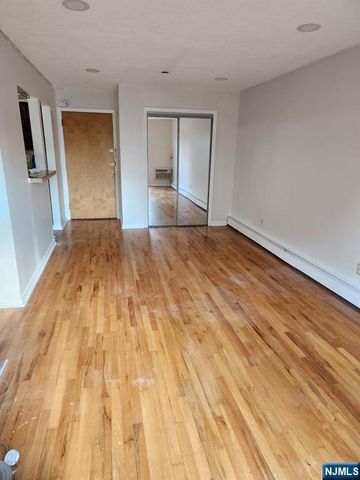675 Joralemon Street A12, Belleville, NJ 07109