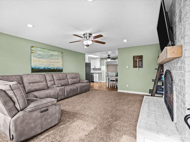 6507 157th Street Ct E, Puyallup, WA 98375