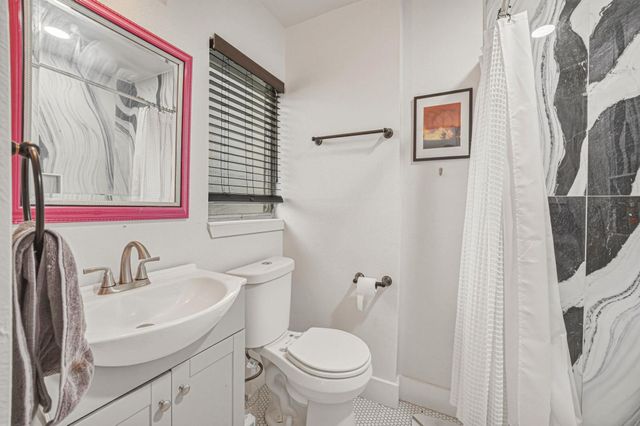 5332 Balcones DR B, Austin, TX 78731