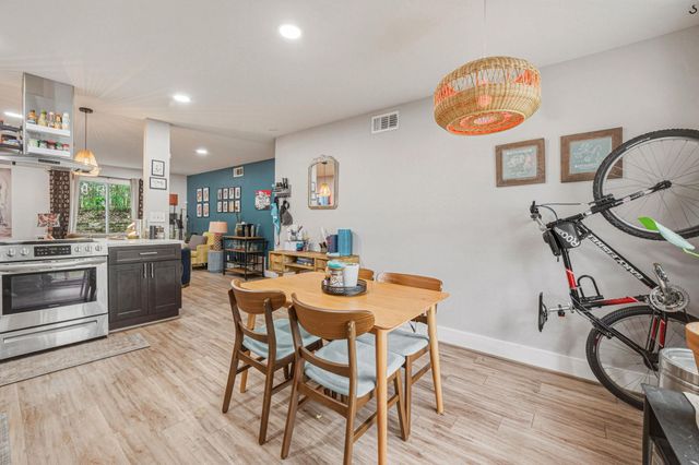 5332 Balcones DR B, Austin, TX 78731