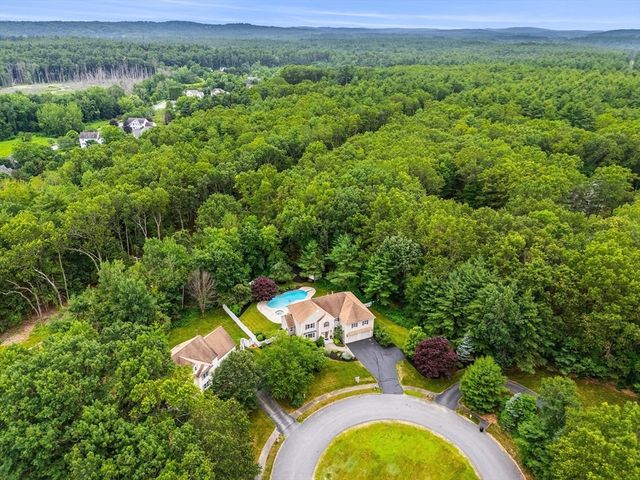 9 Jack Rabbit Ln, Westford, MA 01886