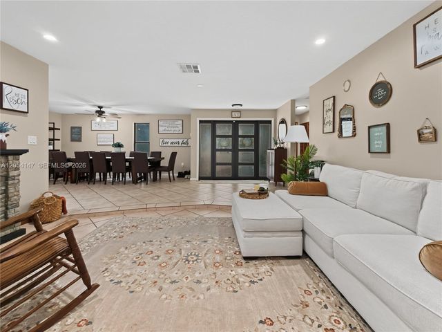 225 NW 21st St, Homestead, FL 33030