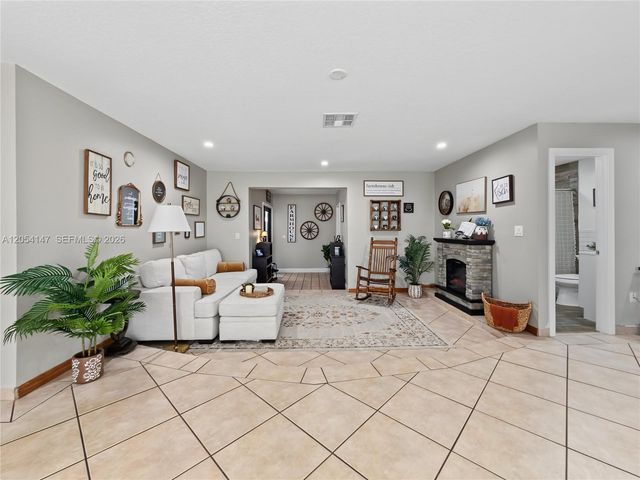 225 NW 21st St, Homestead, FL 33030