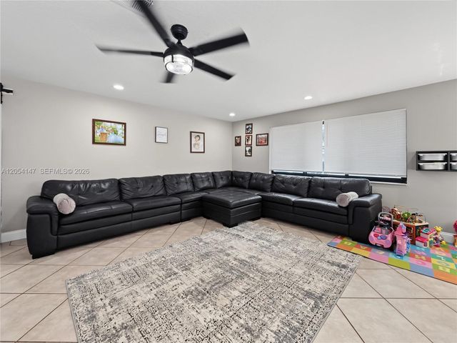 225 NW 21st St, Homestead, FL 33030