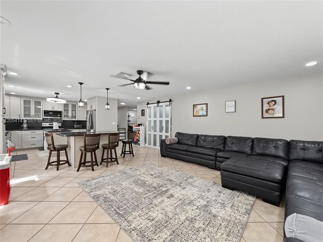 225 NW 21st St, Homestead, FL 33030