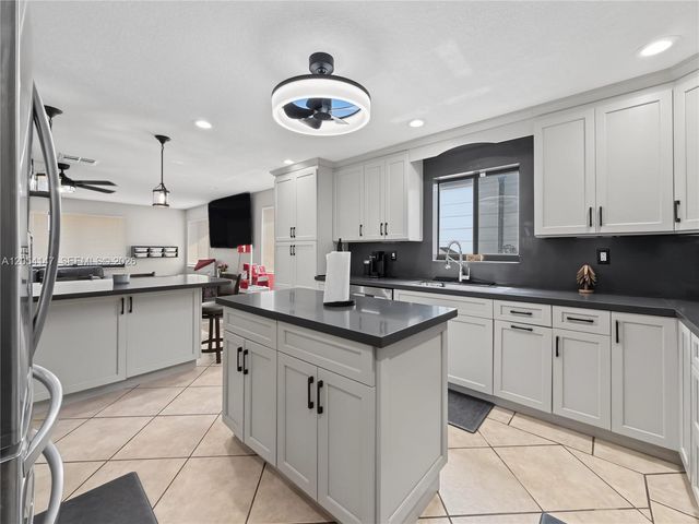 225 NW 21st St, Homestead, FL 33030